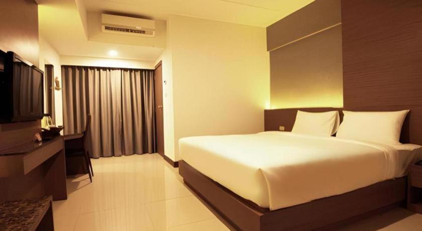 Hotel B2 Chang Phueak Gate Premier