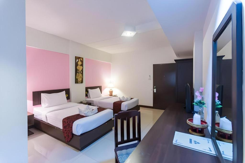 Hotel B2 Chang Phueak Gate Premier