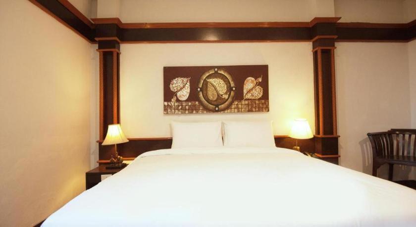 Hotel B2 Chang Phueak Gate Premier