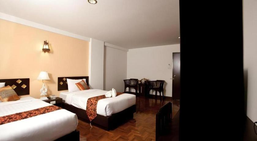Hotel B2 Chang Phueak Gate Premier